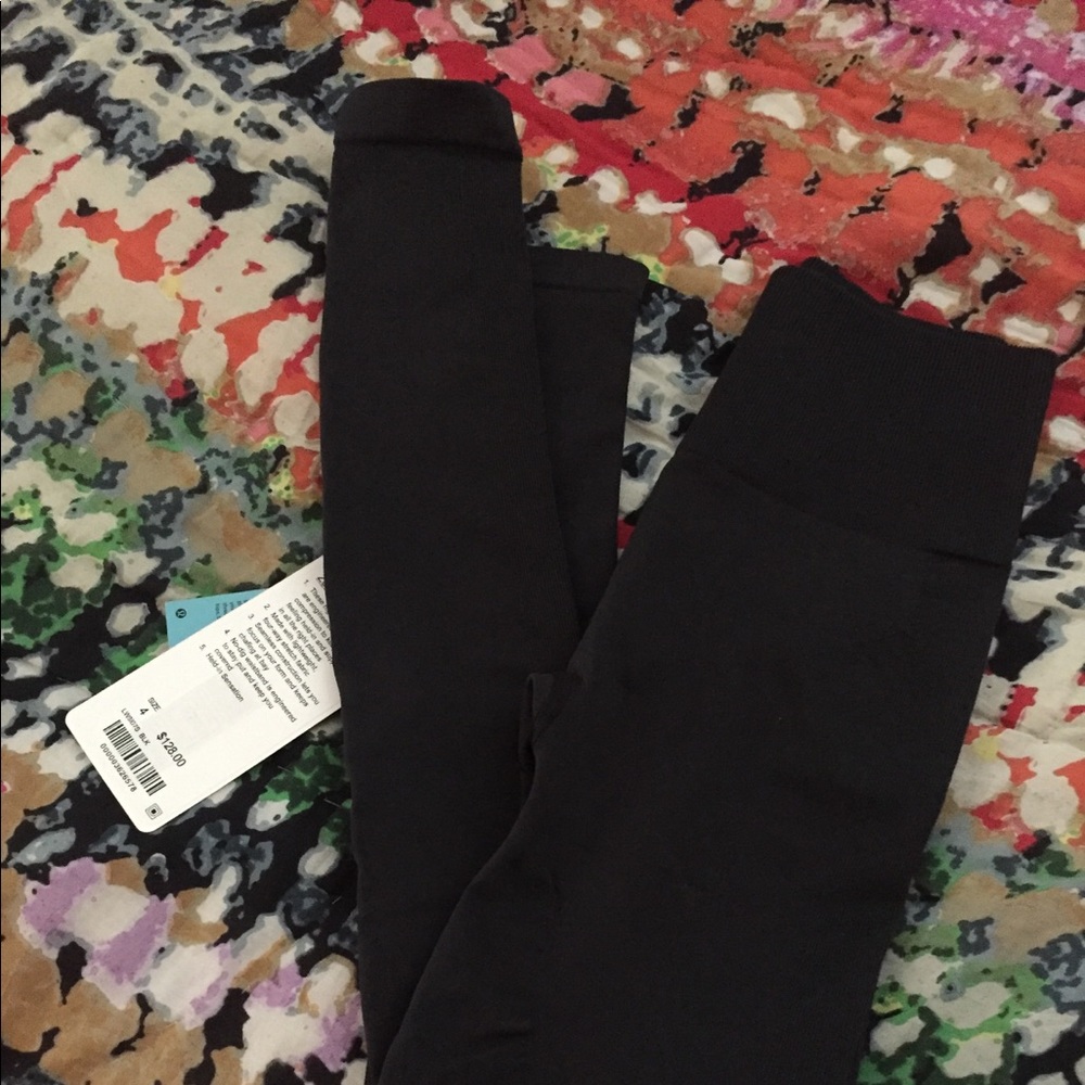 NWT Lulu zone in tight